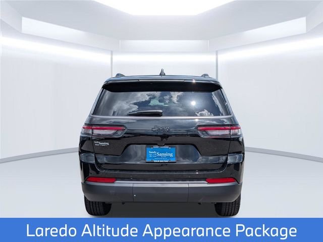 New 2026 Diamond Black Crystal Pearl-Coat Exterior Paint Jeep Altitude image 5