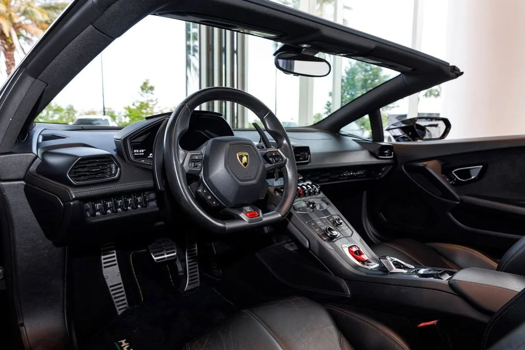 Used 2016 Black Lamborghini LP610-4S image 9
