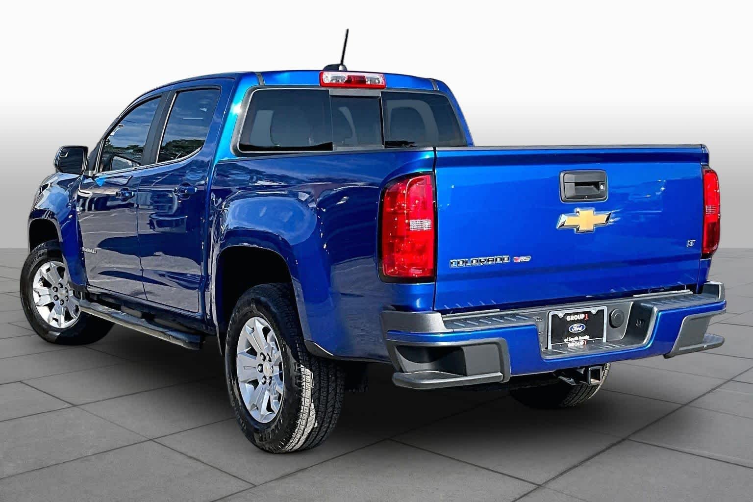 Used 2018 Kinetic Blue Chevrolet 2WD LT image 14
