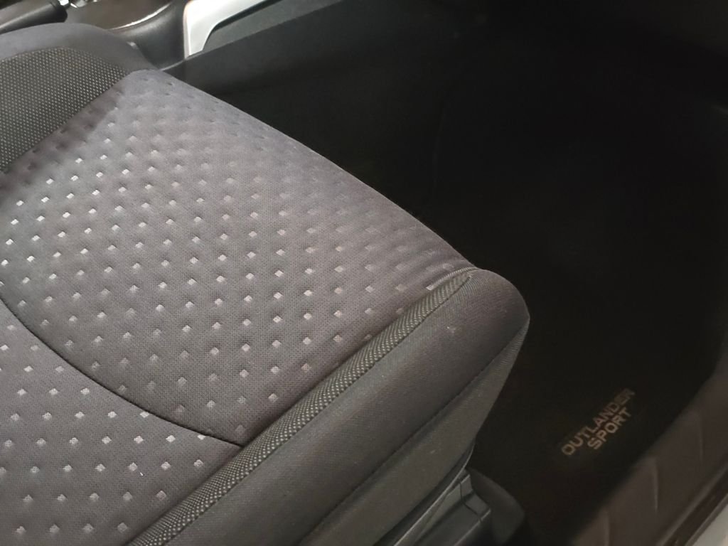 Used 2012  Mitsubishi SE image 27