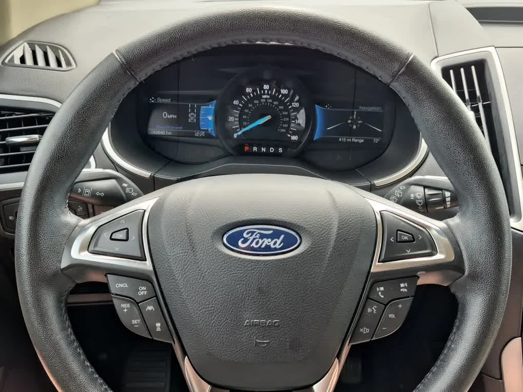 Used 2021 Oxford White Ford SEL image 13