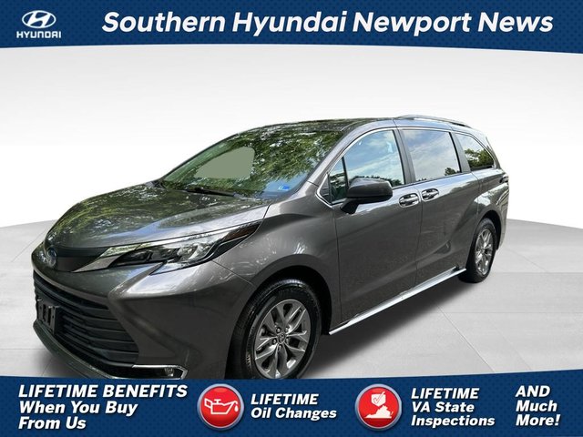 2024 Toyota Sienna XLE