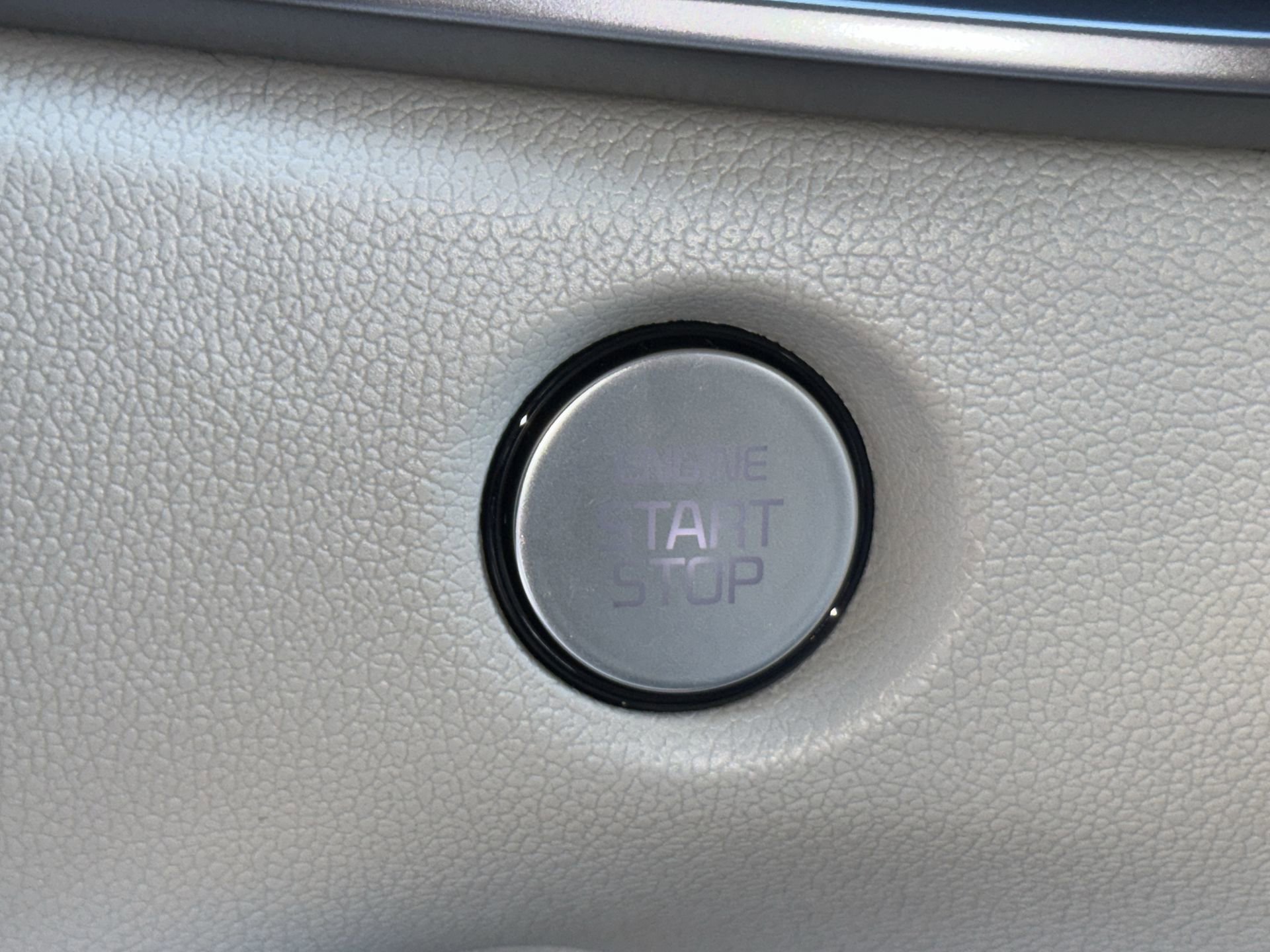 New 2026 Wolf Gray Kia S image 27