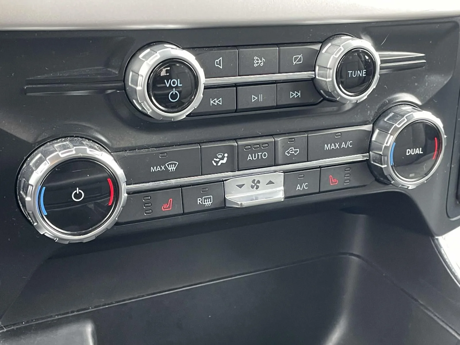 Used 2022 Black Ford XLT image 24