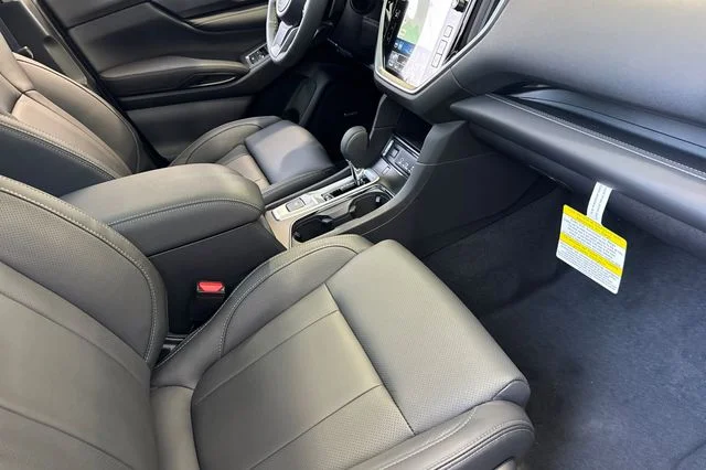New 2026 CRYSTAL WHITE PEARL Subaru Limited 7-Passenger image 14
