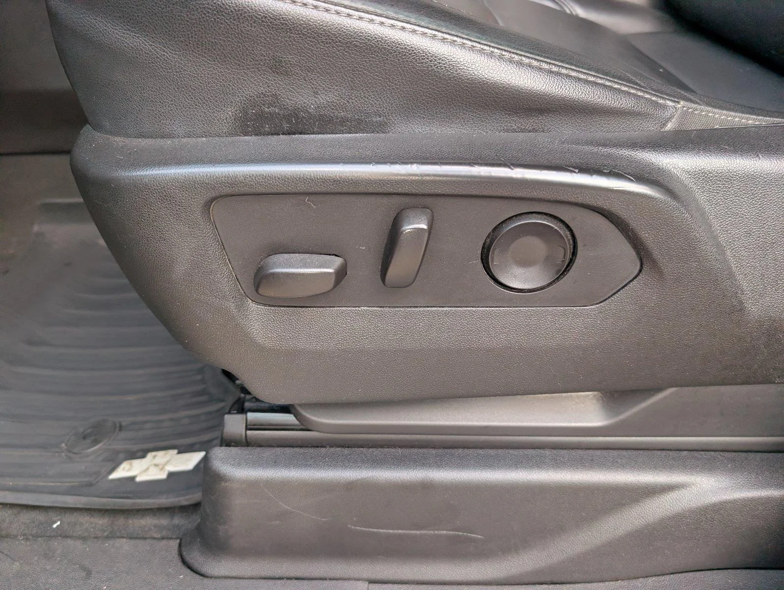 Used 2021 Shadow Gray Metallic Chevrolet LT image 16