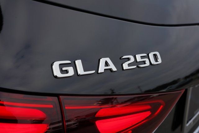 Used 2026  Mercedes-Benz GLA 250 image 16