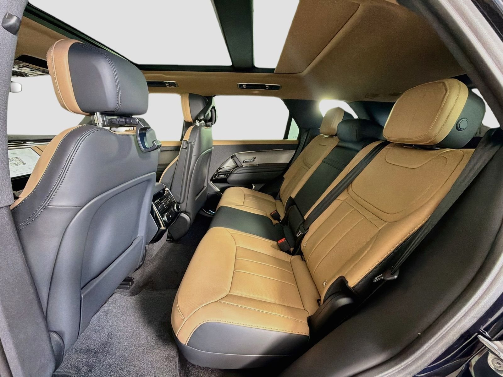 New 2026 Constellation Blue Ultra Metallic Gloss LAND ROVER Dynamic SE image 27