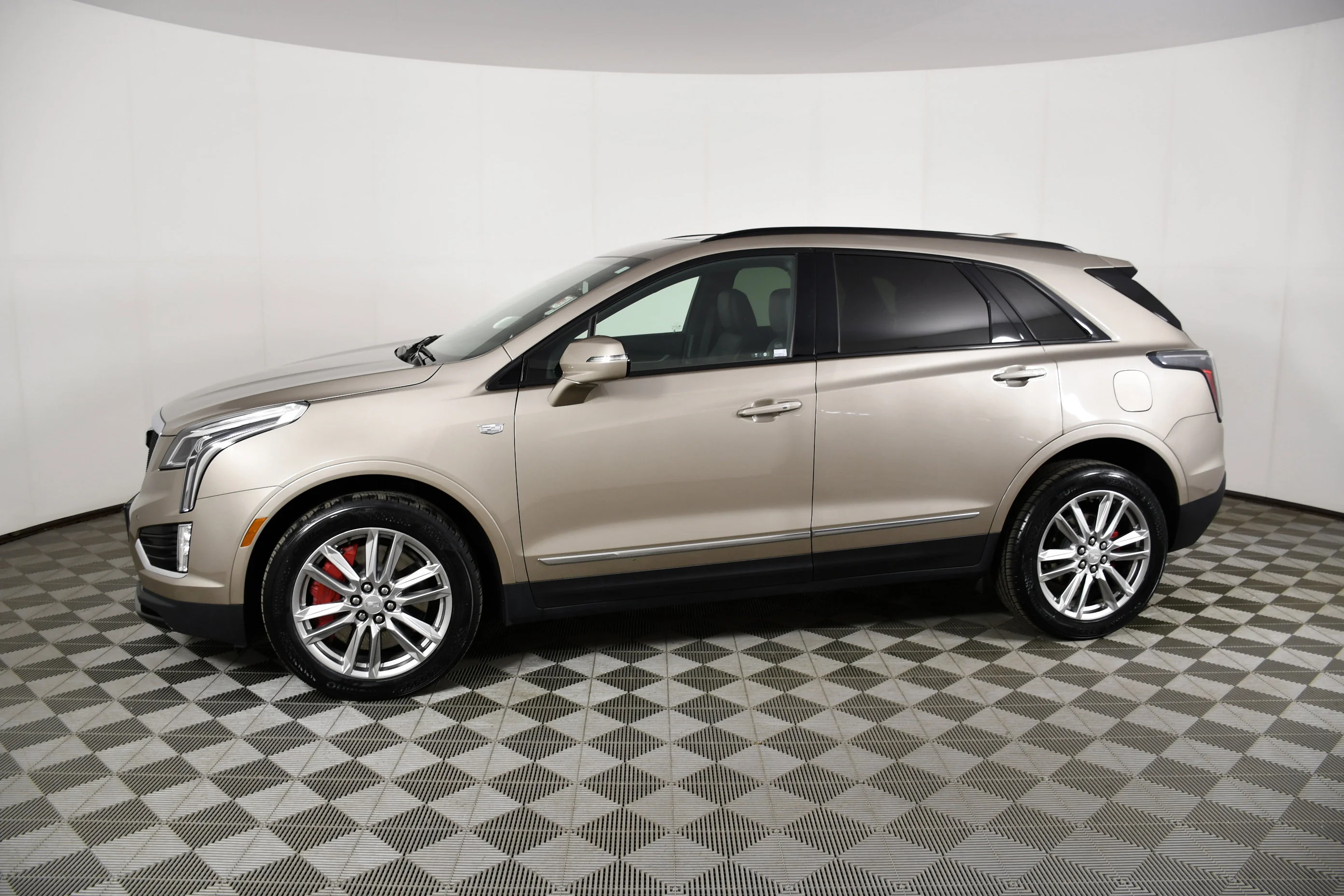 Used 2023 Latte Ea Cadillac AWD Sport image 9