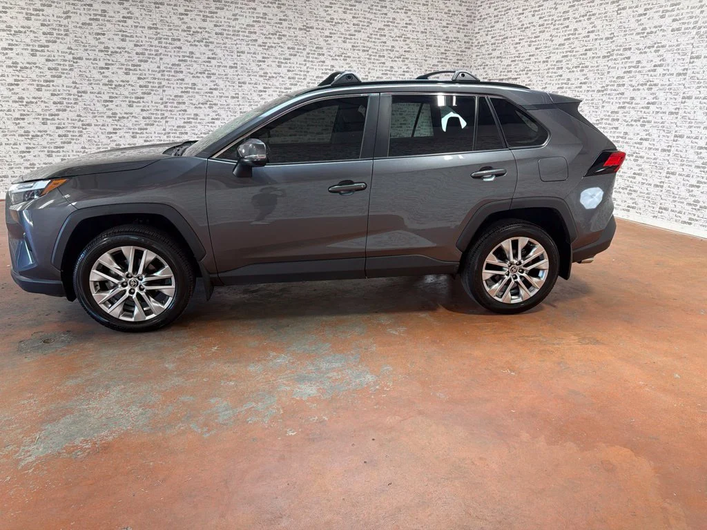 Used 2024 Magnetic Gray Metallic Toyota XLE Premium image 4
