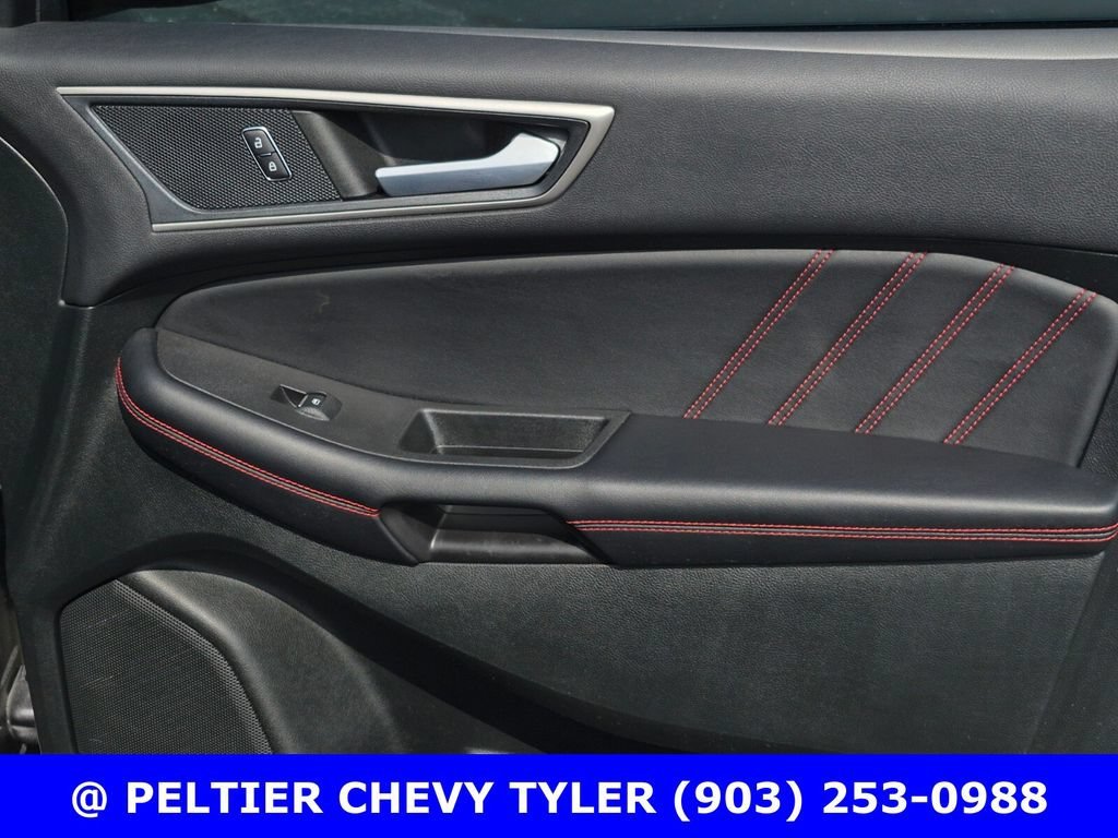 Used 2023  Ford SEL image 14