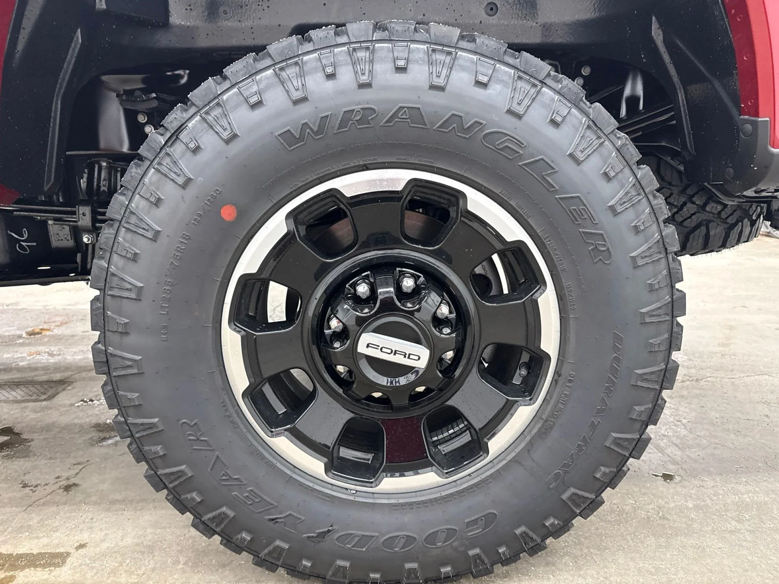 New 2027 Ruby Red Metallic Tinted Clearcoat Ford F-250® Lariat® image 24