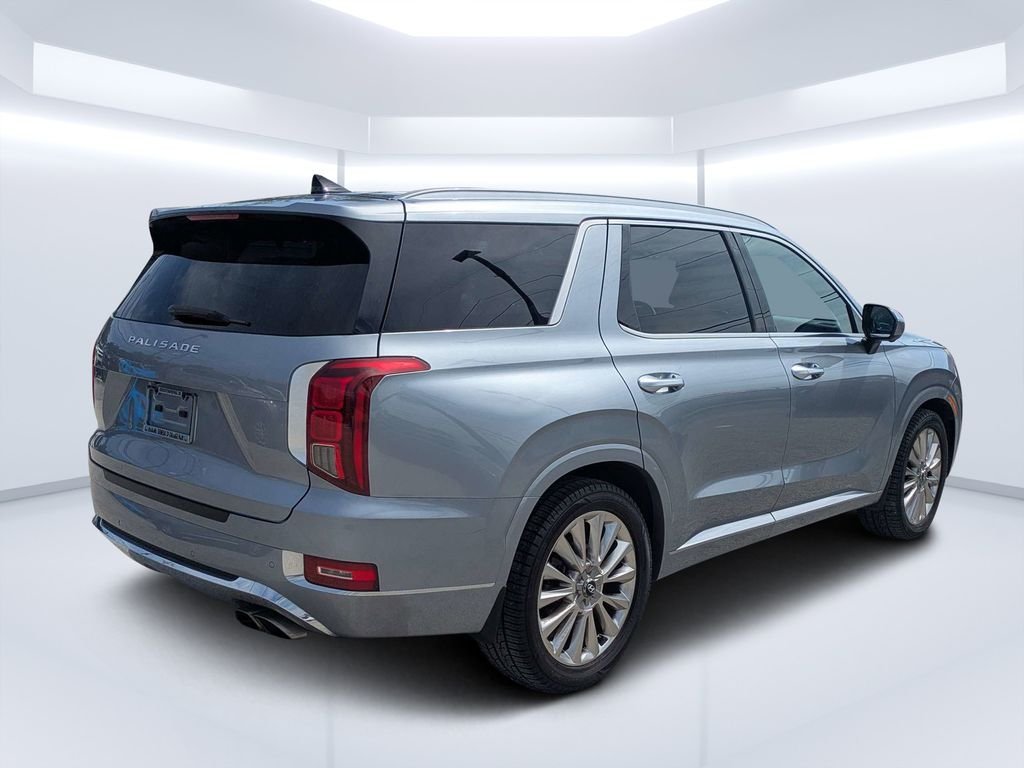Used 2020 Silver Hyundai Limited image 3