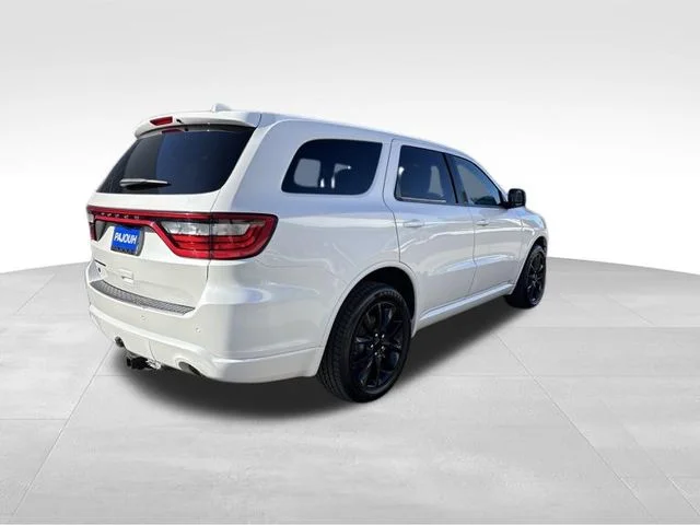 Used 2018 White Dodge SXT image 7