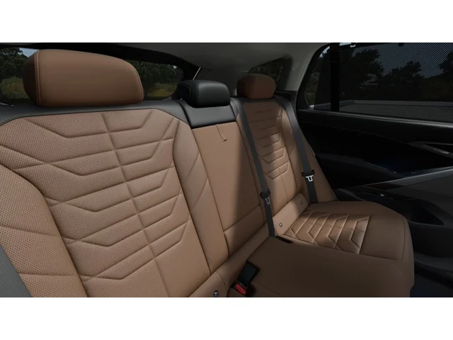 New 2027 Mineral White Metallic BMW  image 12