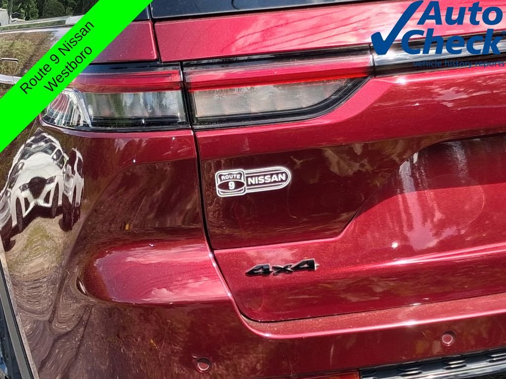 Used 2023 Red Jeep Altitude X image 7