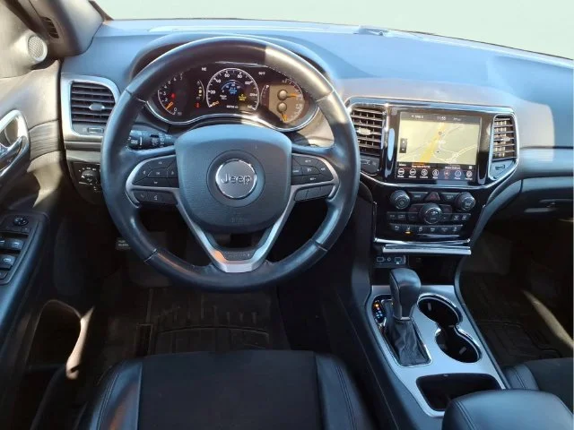 Used 2021 White Jeep Laredo X image 13