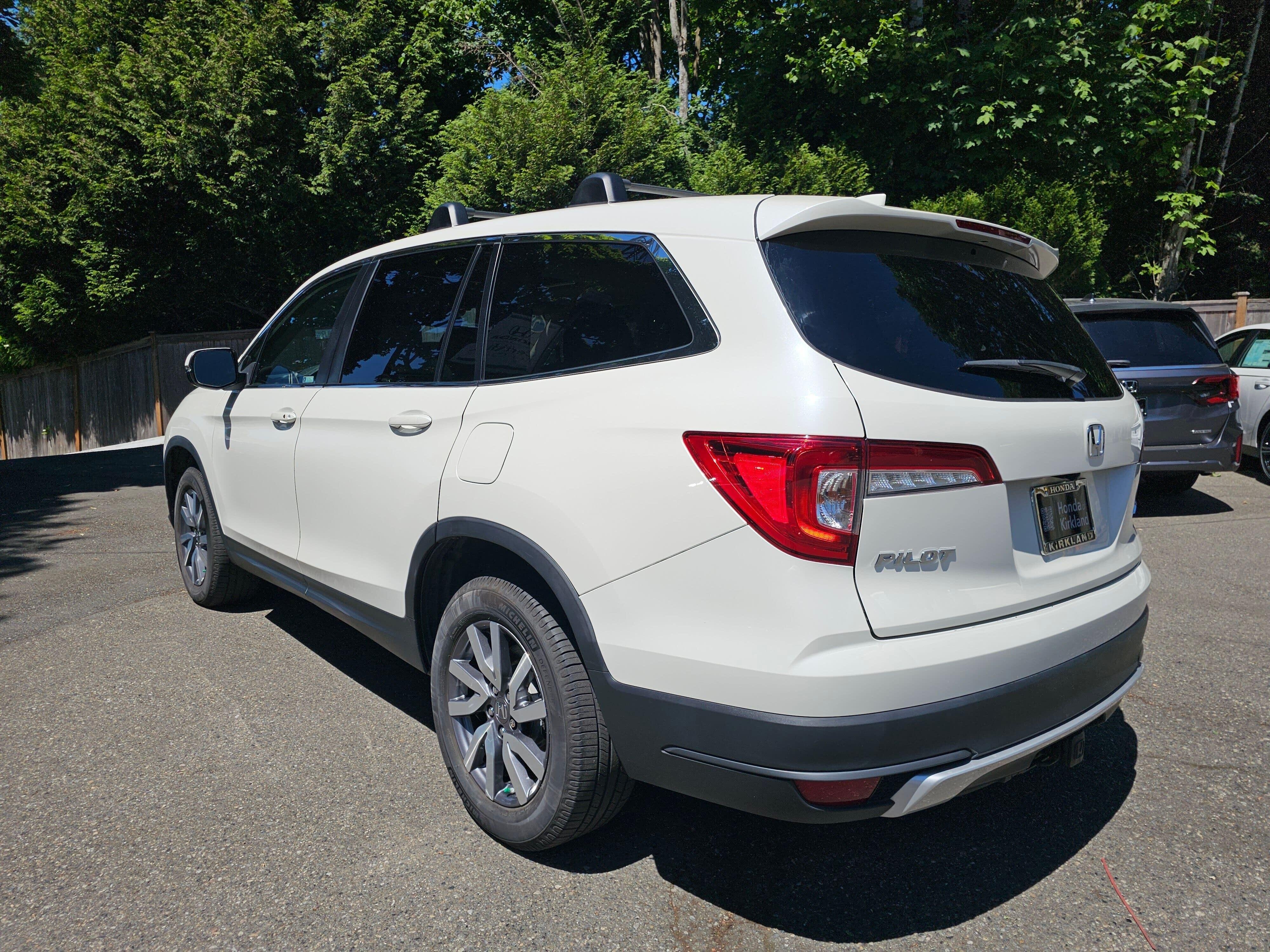 Used 2019 White Diamond Pearl Honda EX-L image 5