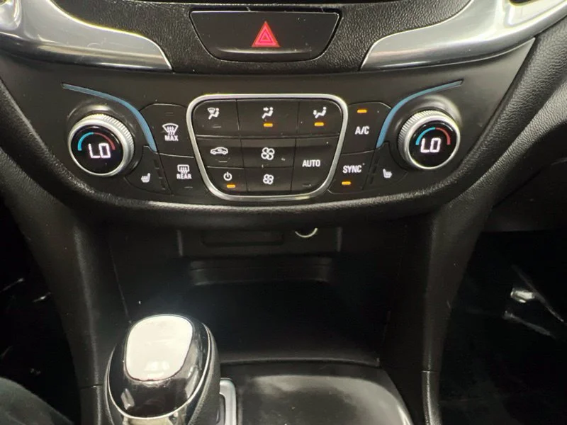 Used 2020 White Chevrolet LT image 28
