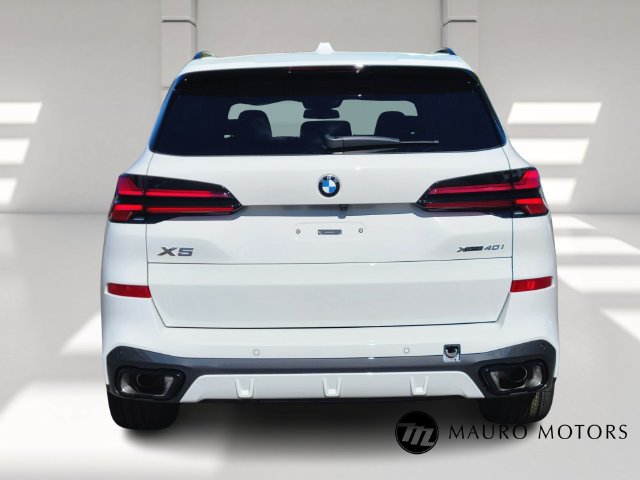 Used 2026 White BMW xDrive40i image 4