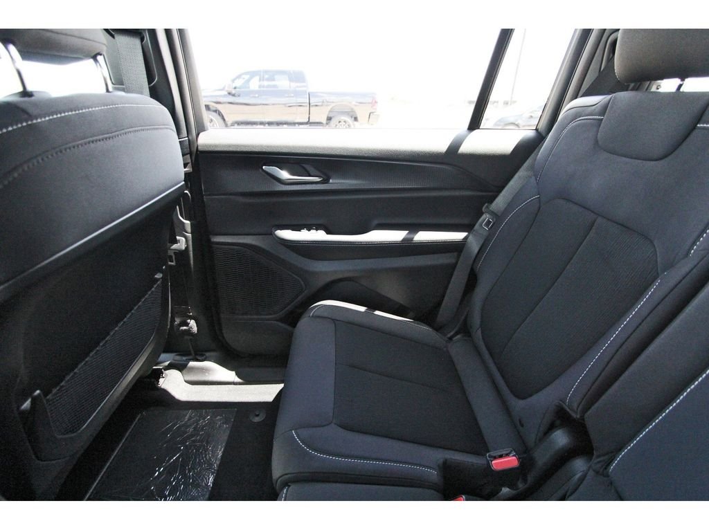 Used 2025 White Jeep Laredo image 12