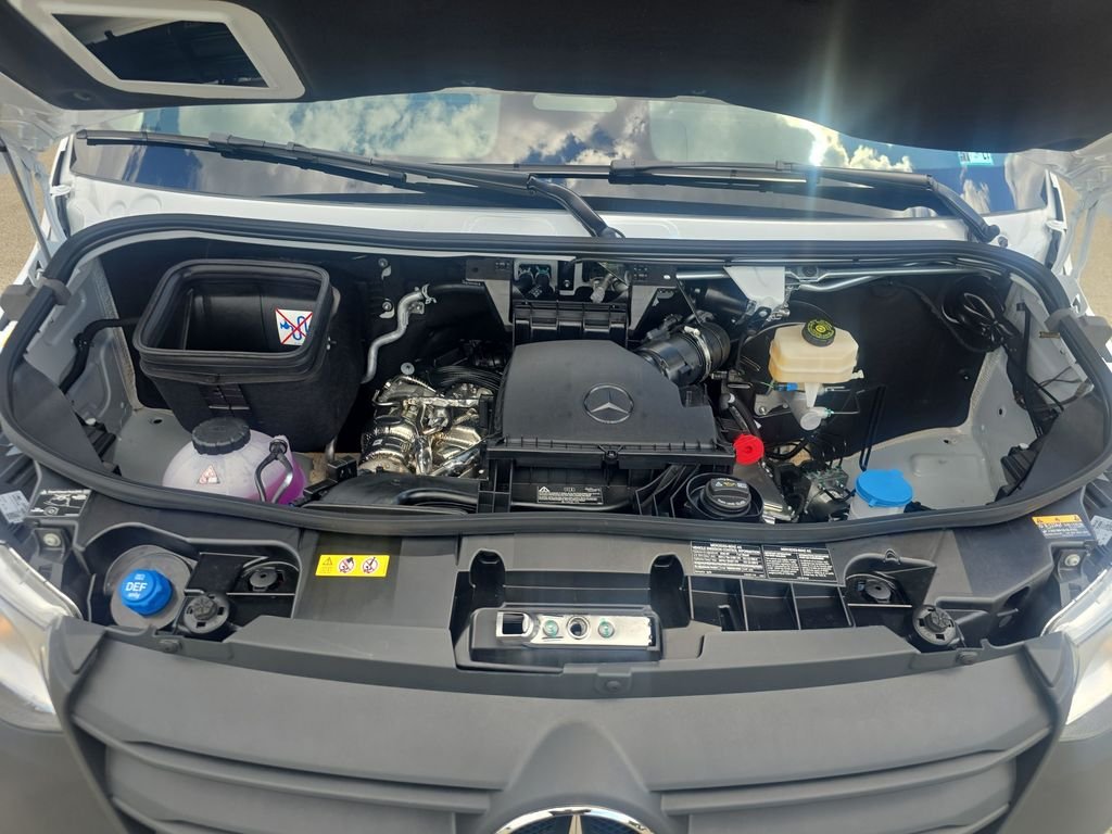 New 2026 Arctic White Mercedes-Benz Cargo 144 WB image 20