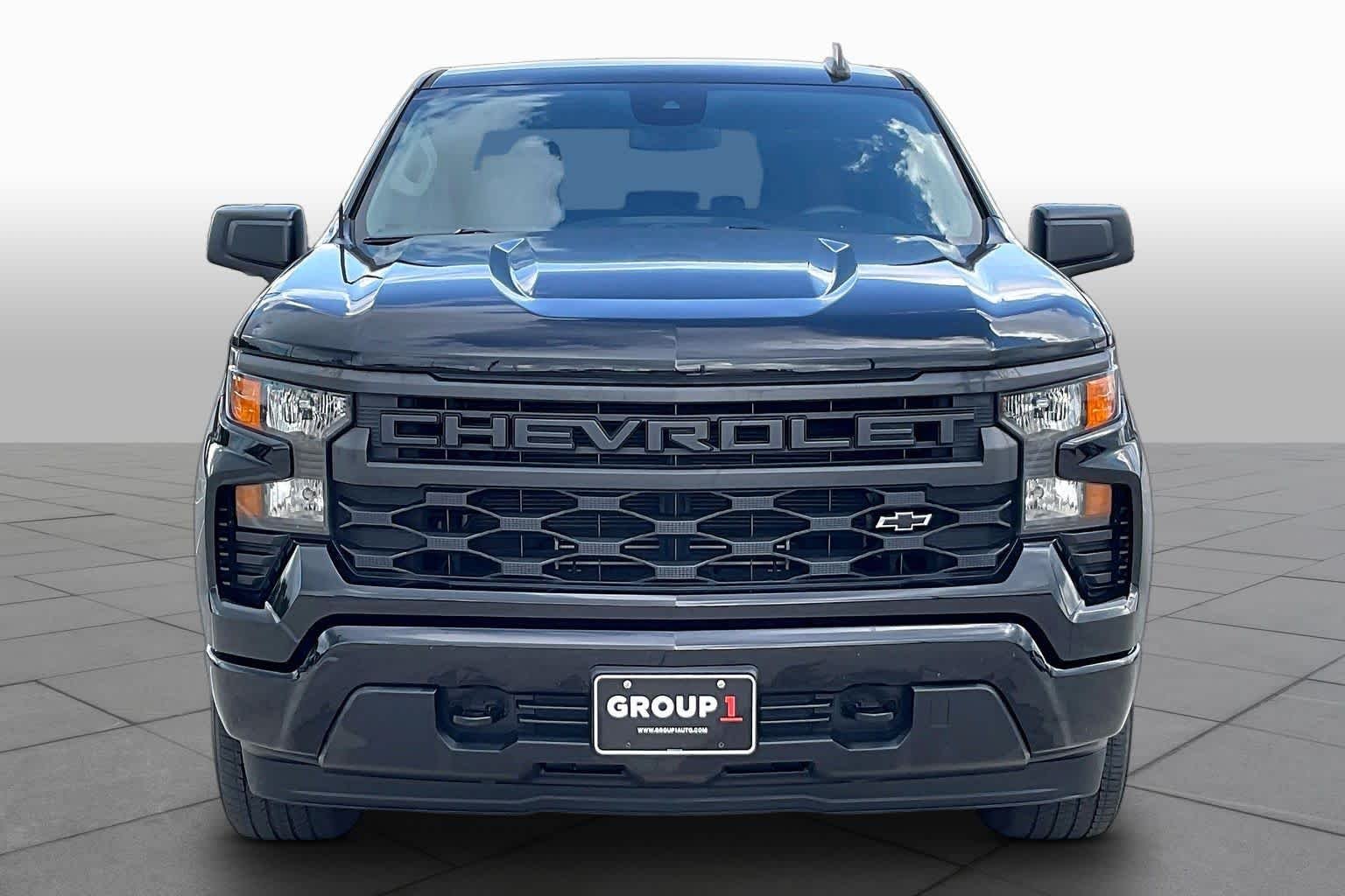 Used 2023 BLACK Chevrolet Custom image 4