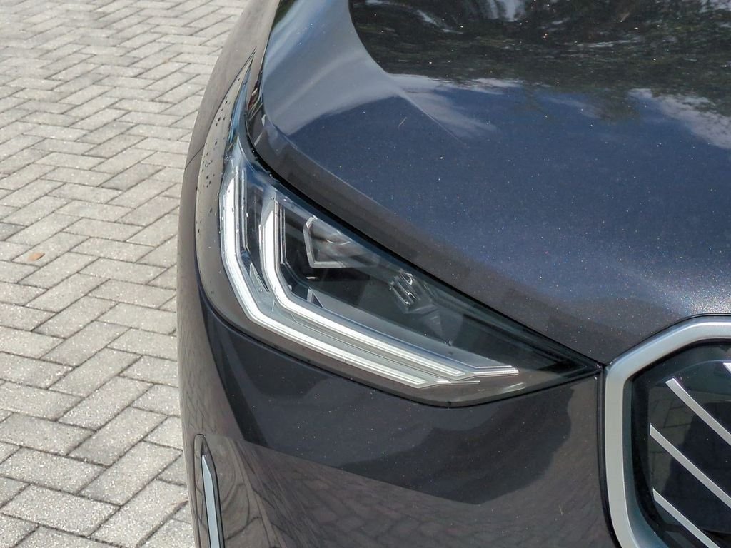 New 2026 Dark Graphite BMW 30 xDrive image 10