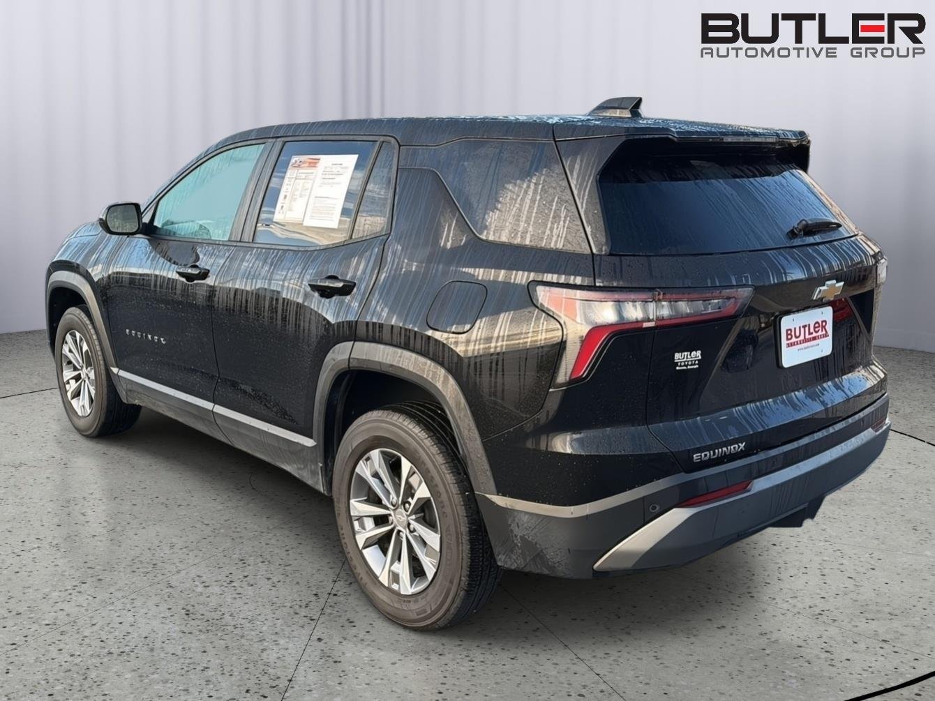 Used 2025 Mosaic Black Metallic Chevrolet FWD LT image 4