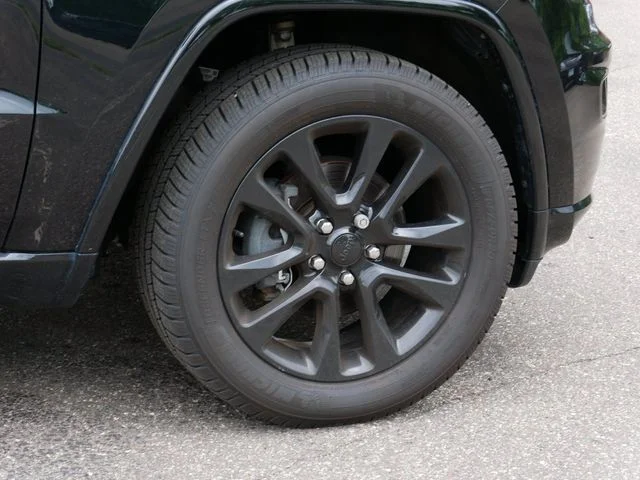Used 2019 Black Jeep Altitude image 7