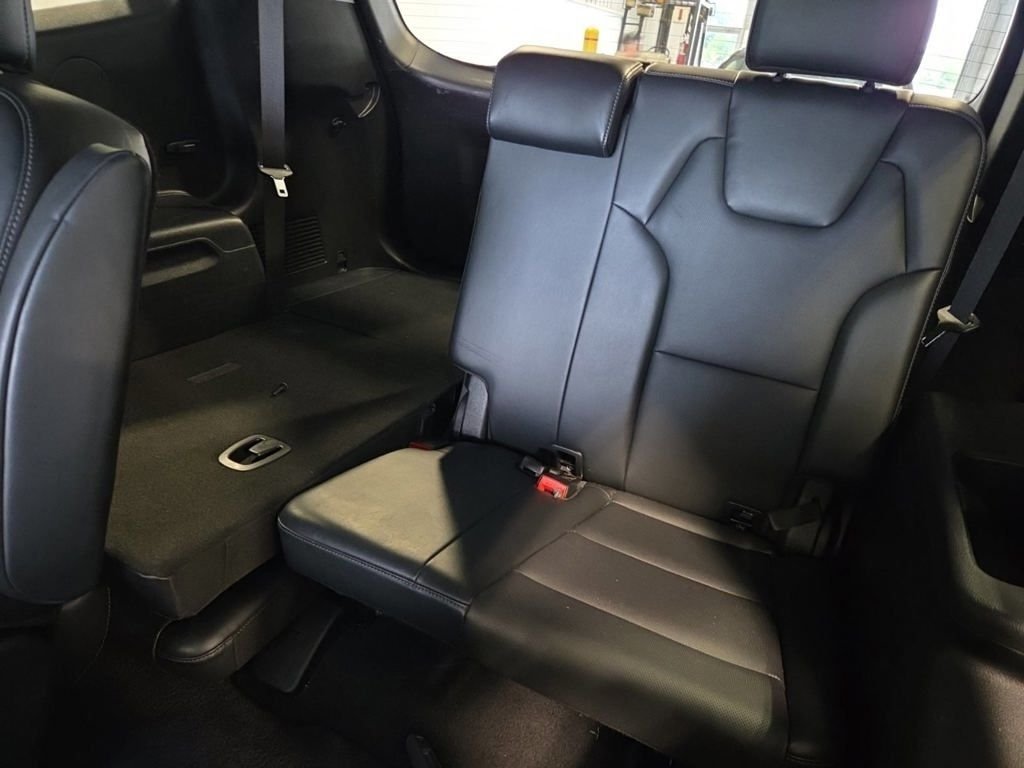 Used 2025 Black Kia S image 3