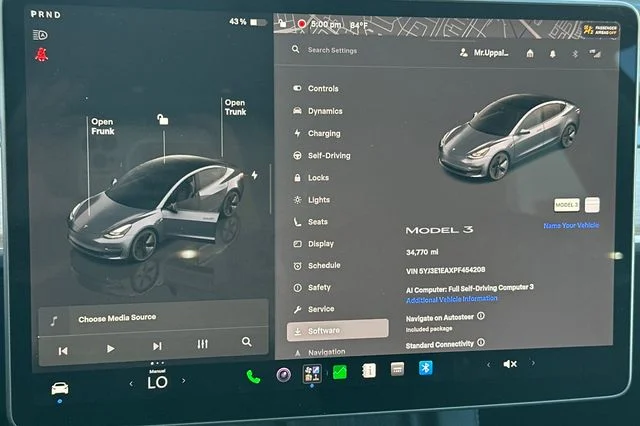 Used 2023  Tesla Base image 30