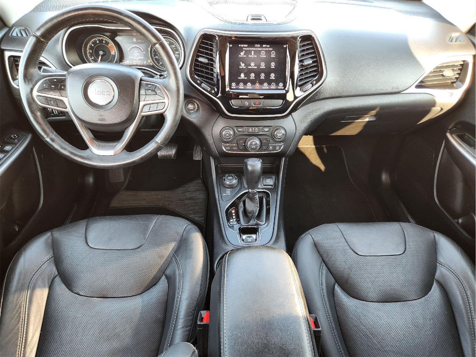 Used 2019 Diamond Black Crystal Pearlcoat Jeep Limited image 26