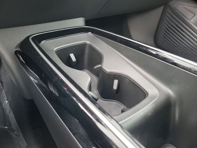 New 2025 White/off-white Volkswagen Pro S image 24