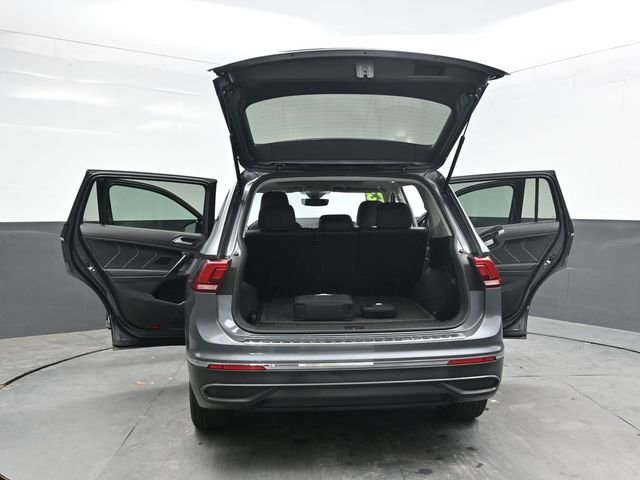 Used 2023 Gray Volkswagen 2.0T SE image 40