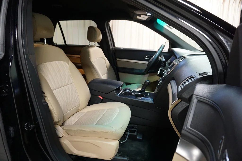 Used 2016 Shadow Black Ford Base image 37