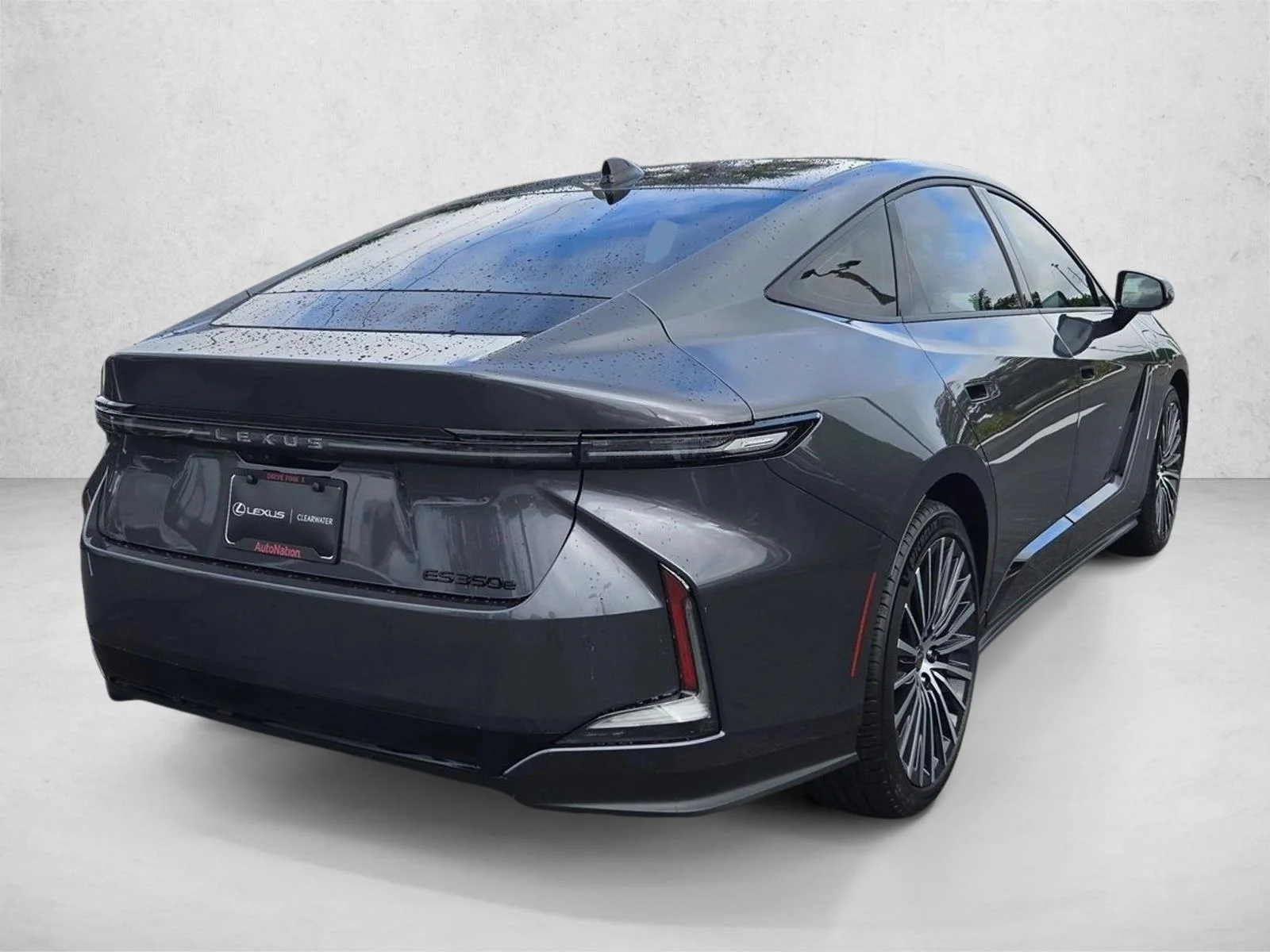 New 2026 Cloudburst Gray Lexus ES 350e LUXURY image 2