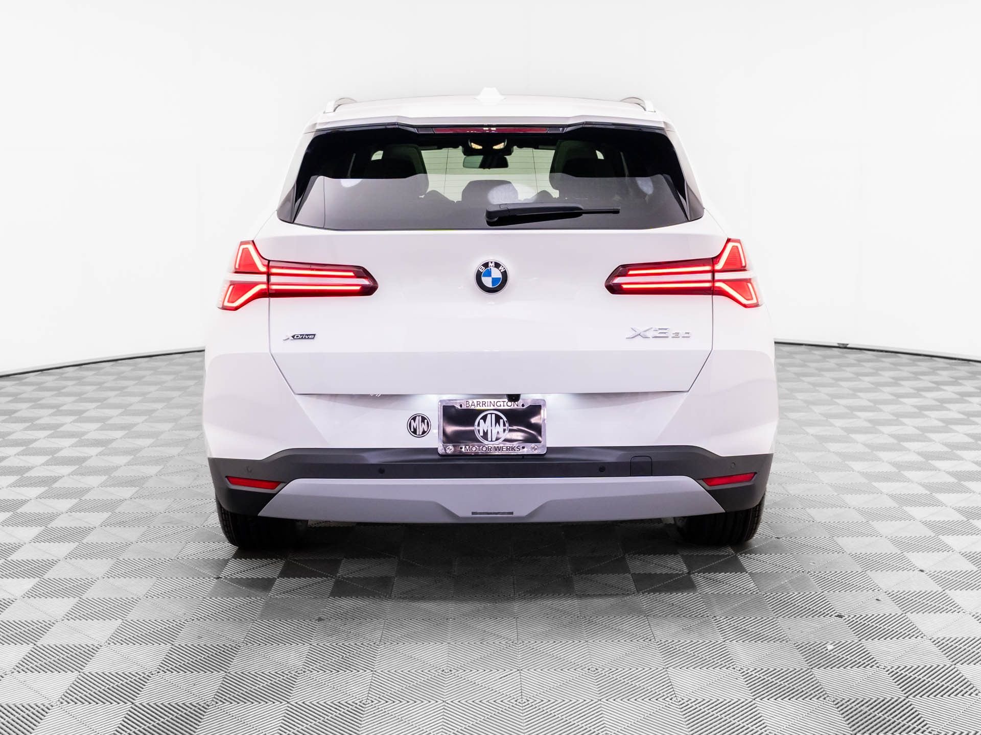 New 2026 Alpine White BMW 30 xDrive image 4