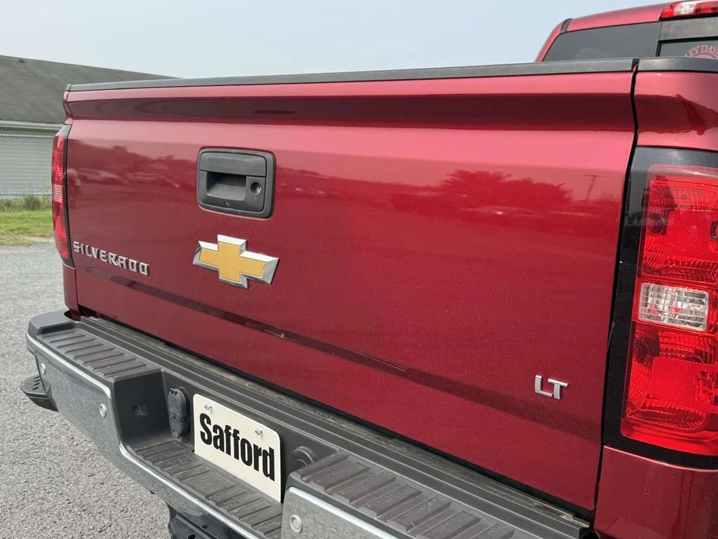 Used 2018 Red Chevrolet LT image 9