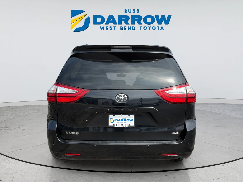 Used 2016 Black Toyota XLE image 4