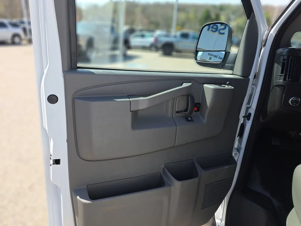 2026 Chevrolet Express Cargo Work Van - Photo 19