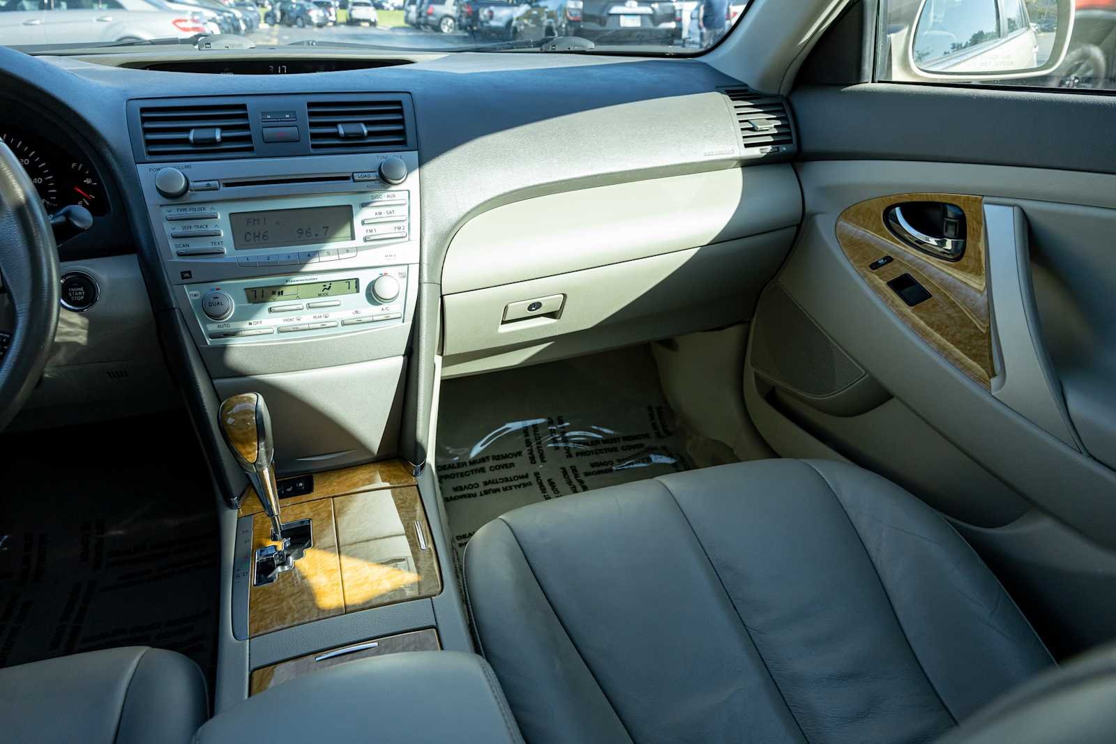 Used 2007 Desert Sand Mica Toyota LE image 10