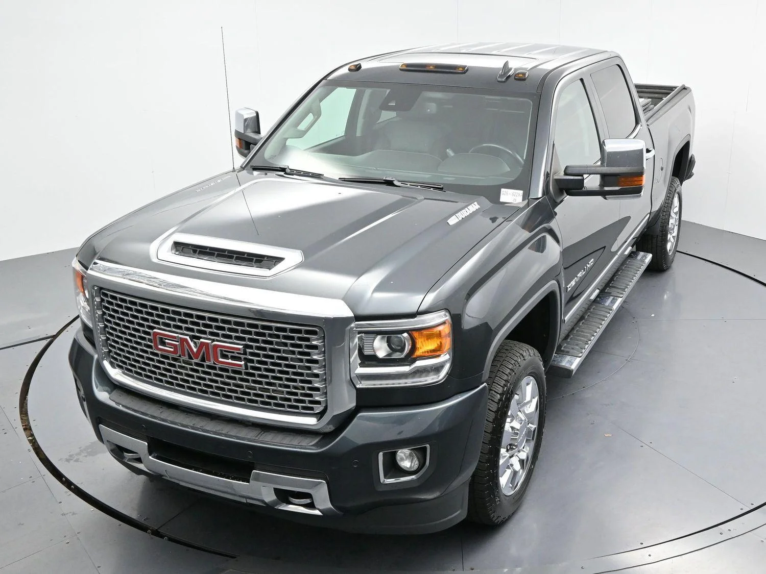 Used 2017 DARK SLATE METALLIC GMC Denali image 44