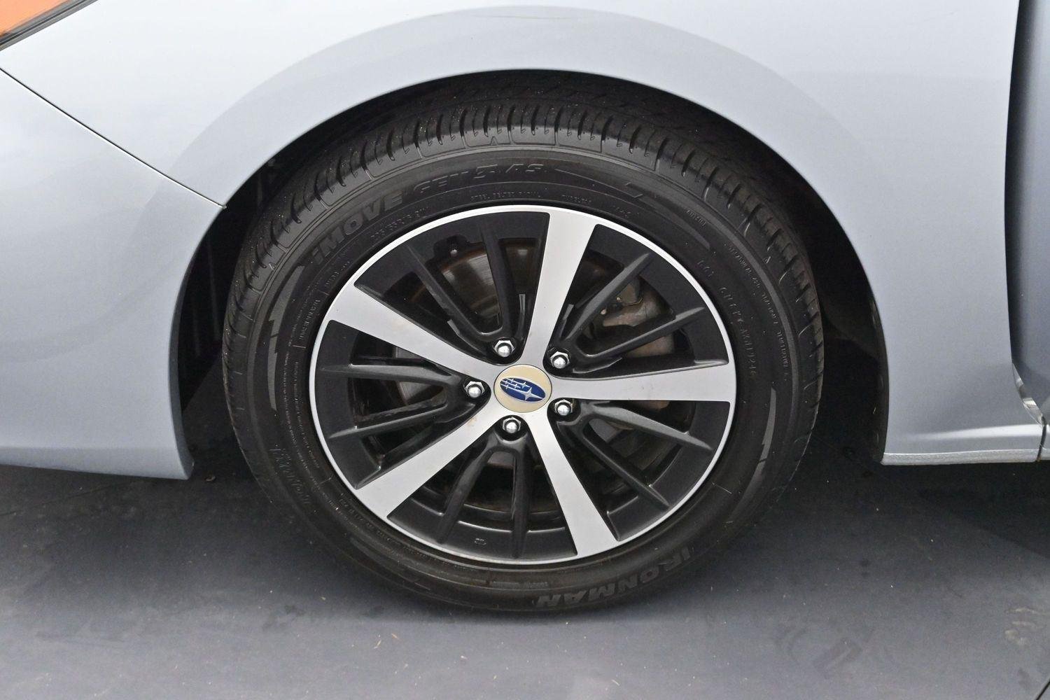 Used 2019 Ice Silver Metallic Subaru Premium image 28