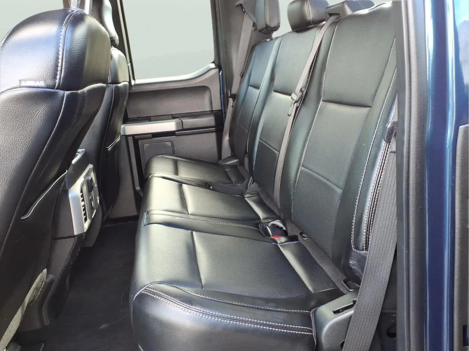 Used 2016 Blue Jeans Metallic Ford Lariat image 29