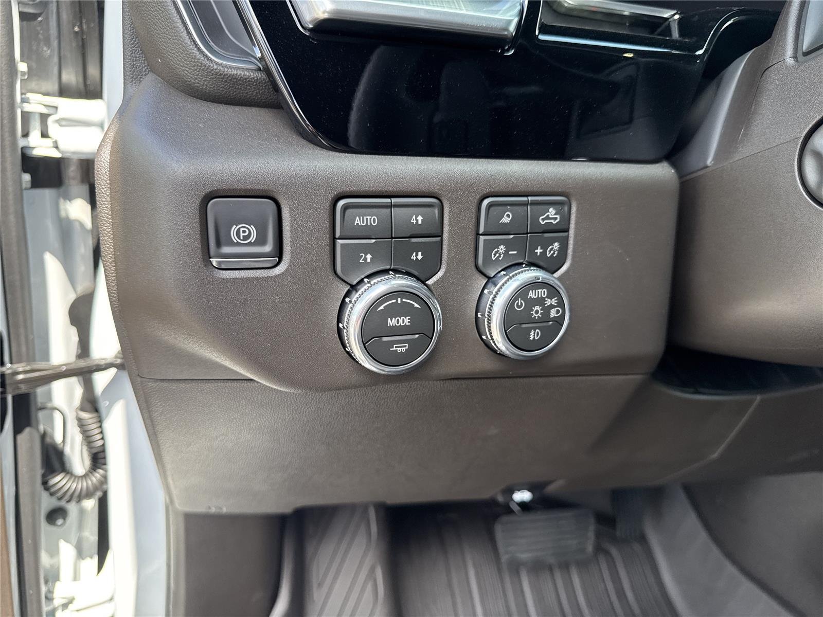 New 2026 Summit White GMC SLT image 21