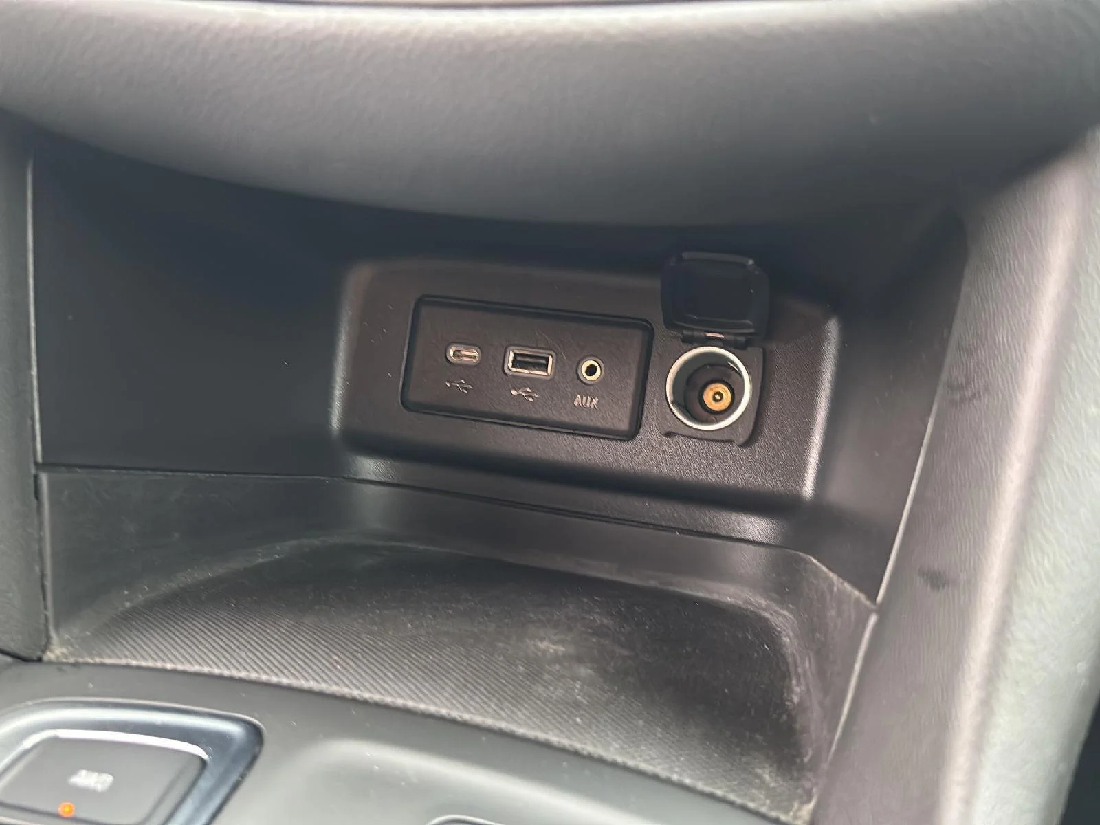 Used 2024 Sterling Gray Metallic Chevrolet LT image 27