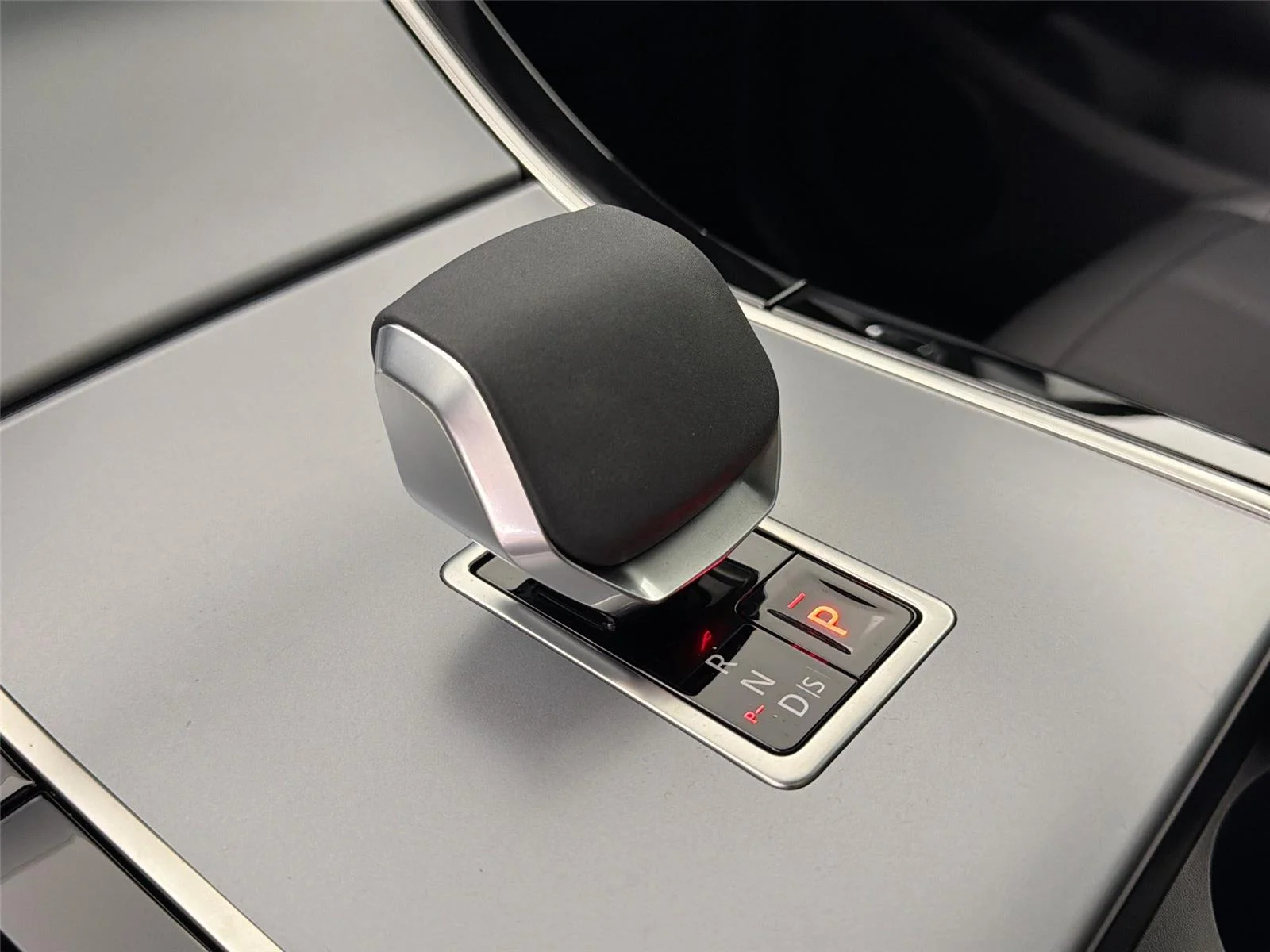 Used 2025 Tribeca Blue Land Rover Core S P250 image 16