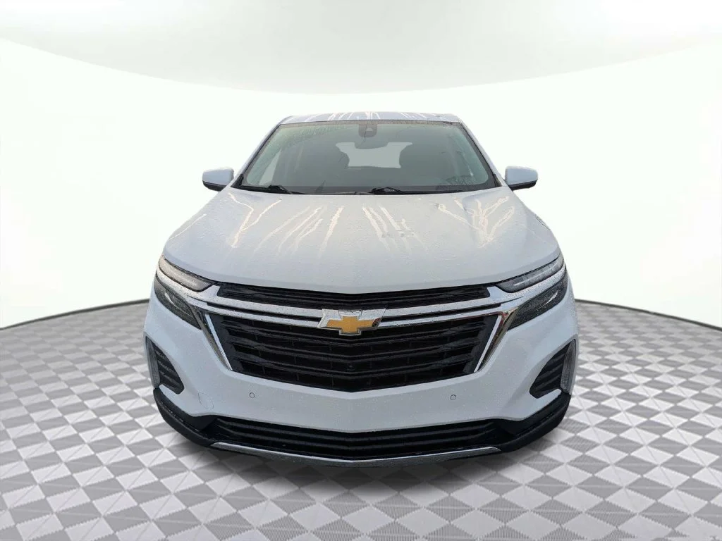 Used 2024 White Chevrolet LT image 9