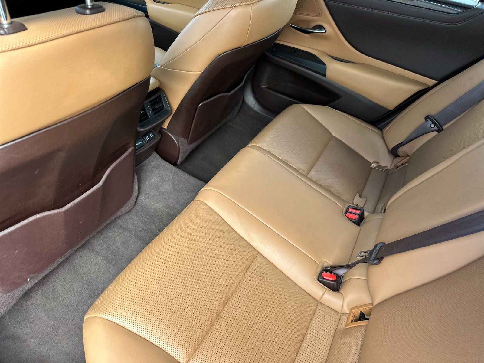Used 2020 White Lexus 350 image 12